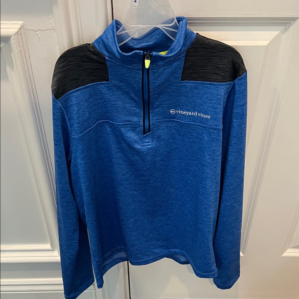Like new Vineyard Vines 1/4 zip Heathered Blue Pullover size M 12/14